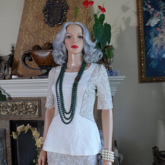 St John Beige/Ivory Textured Paisley Pattern Knit Skirt & Blouse Suit Size S - Picture 5 of 16